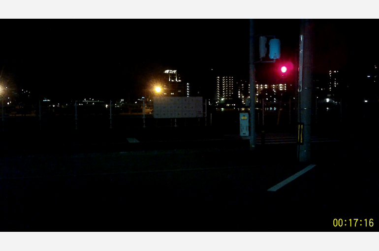深夜、看板、ライト無し