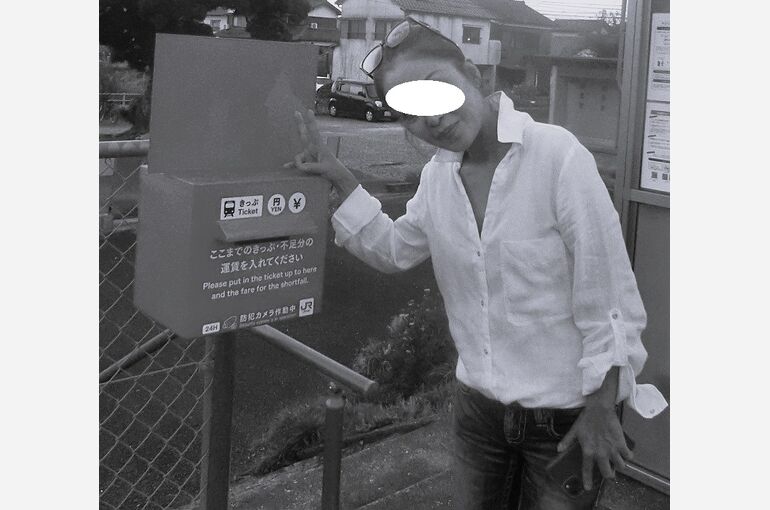 理枝 (82)